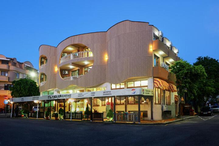 Hotel Nikos