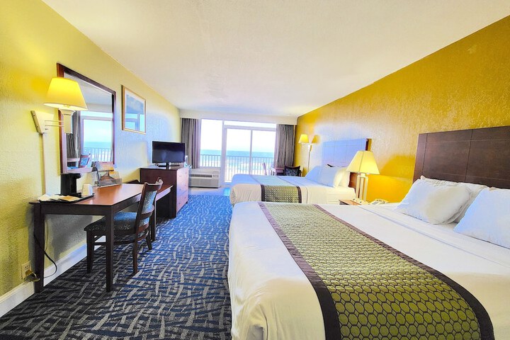 2 Queen Beds Ocean View (2 of 11)