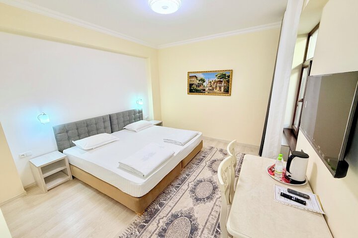 Room 9 of 49