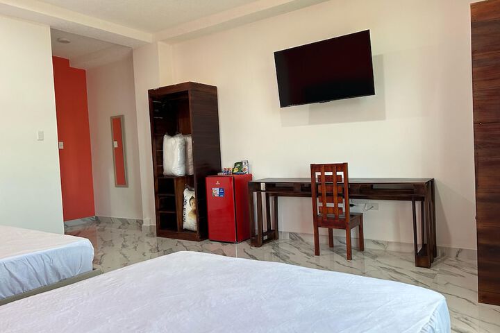 Room 6 of 74