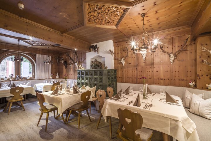 Dining 70 of 98