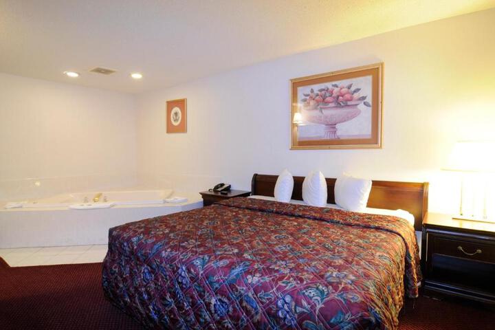 1 King Bed (13 of 21)