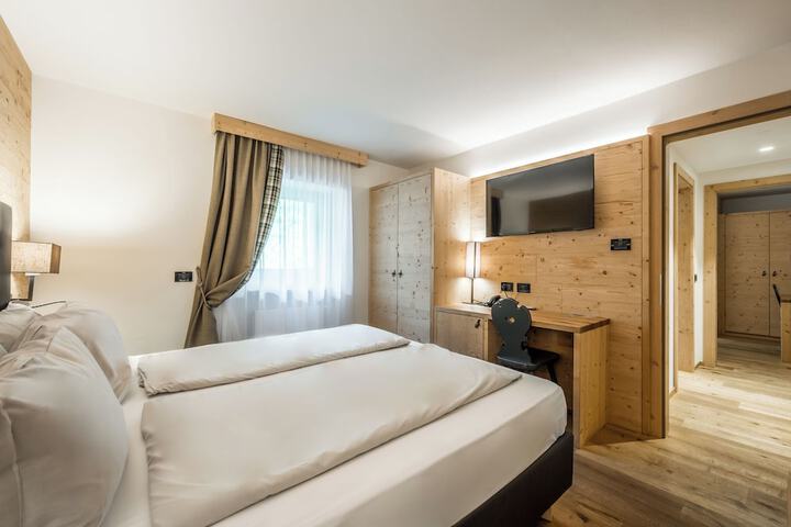 Room 36 of 192