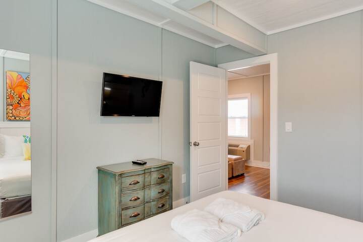 Room 16 of 77