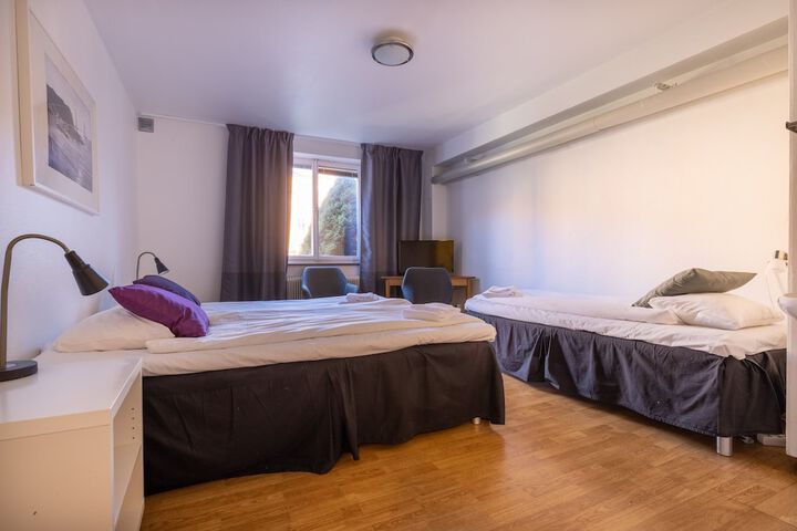 Room 8 of 25