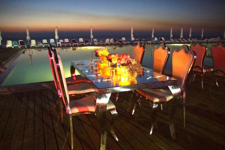 Dining 105 of 192