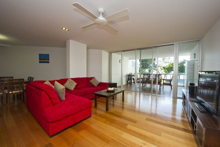 Room 2 of 27