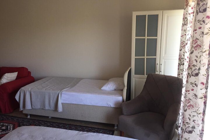 Room 8 of 263