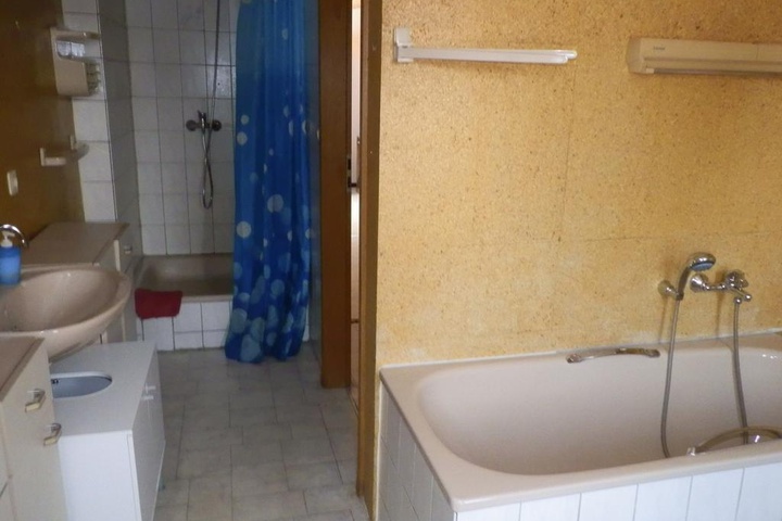 Room 7 of 13