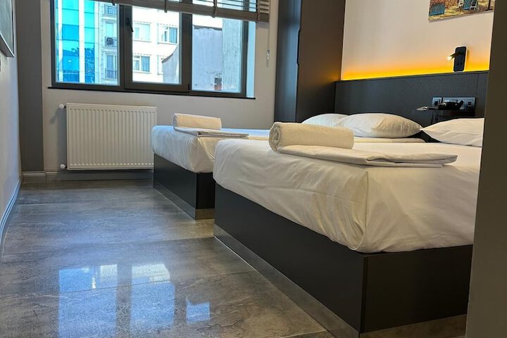 Room 10 of 48