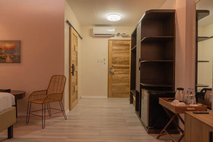 Room 30 of 82