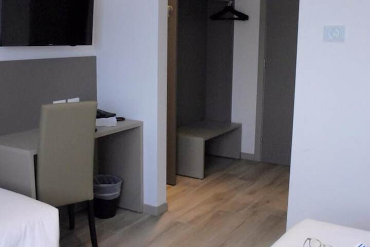 Room 17 of 42