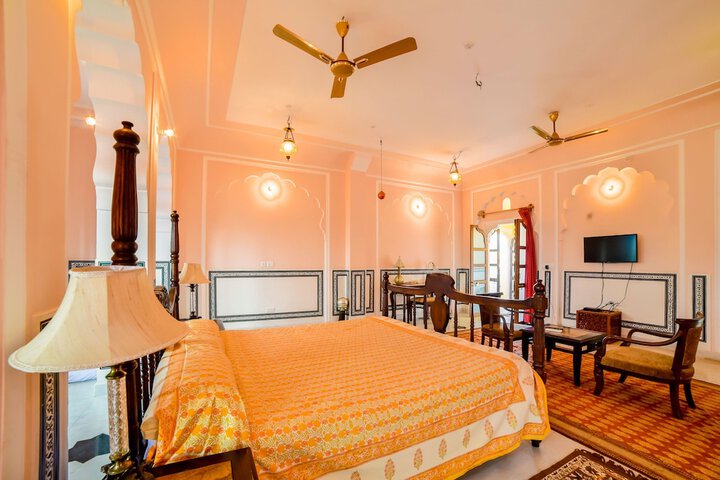 Room 15 of 62