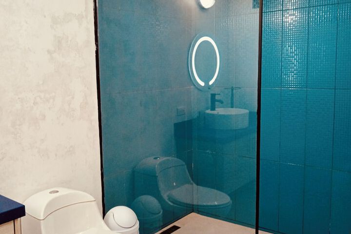Room 30 of 50