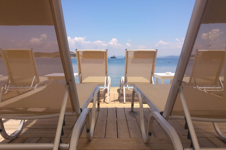 Sundeck 66 of 74