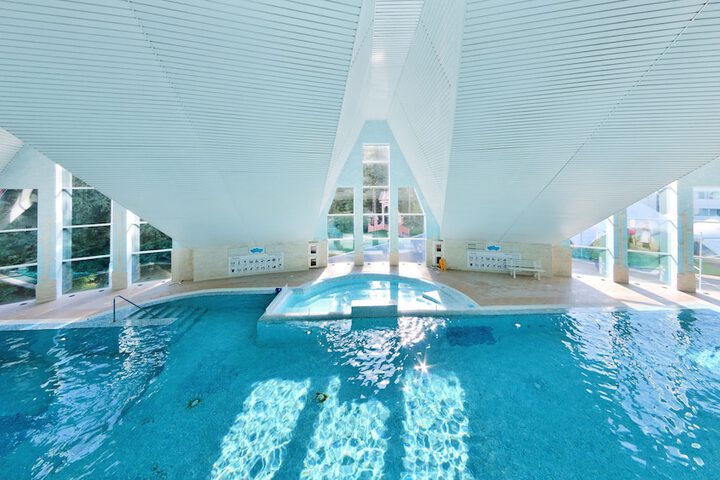 Hotel with Pool