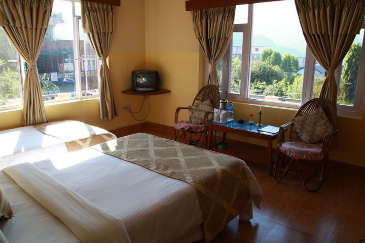 Room 6 of 27