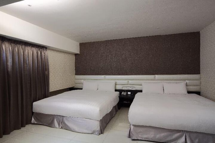 Room 15 of 62