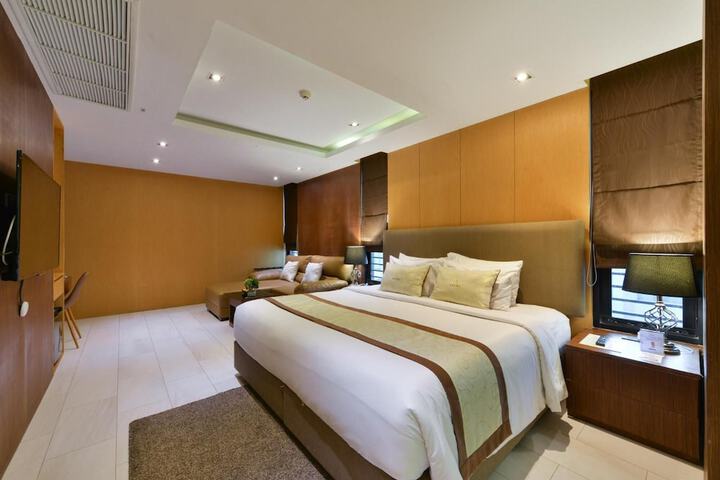Room 19 of 44