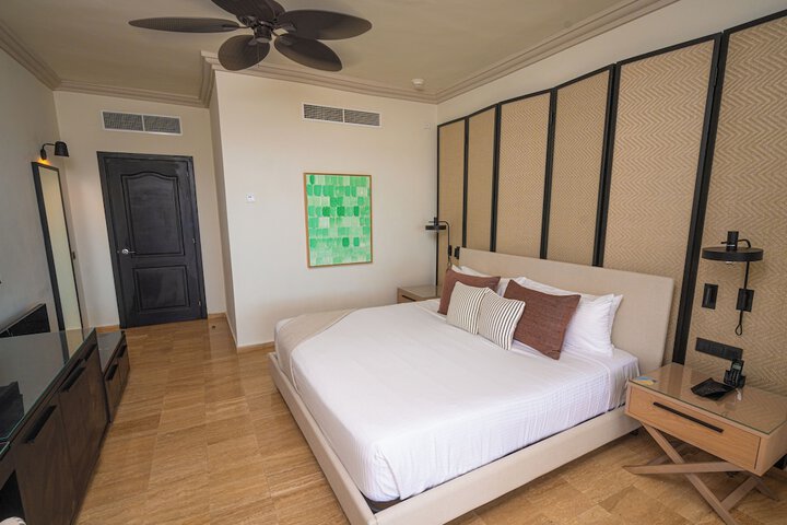 Room 38 of 272