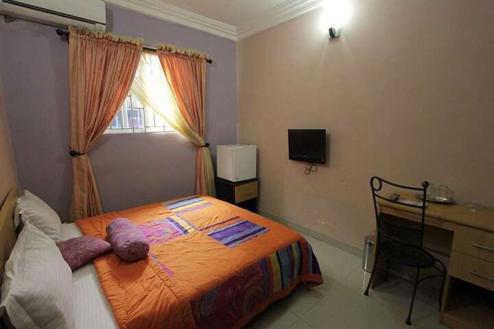 Room 3 of 23