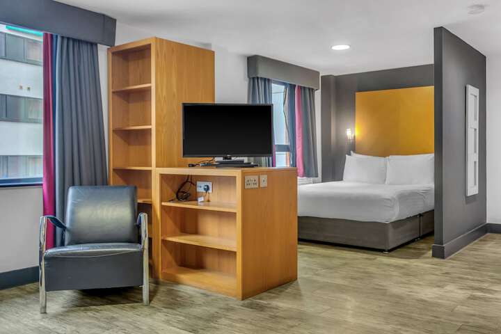 Room 16 of 29