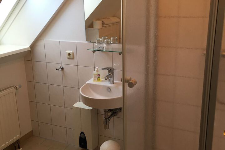 Room 7 of 20