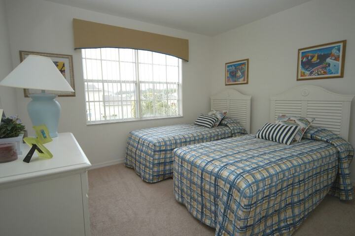 Room 3 of 118