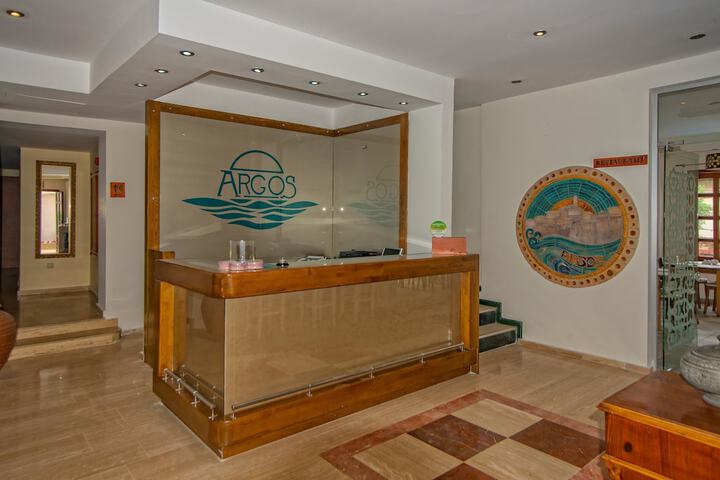 Guest Lobby