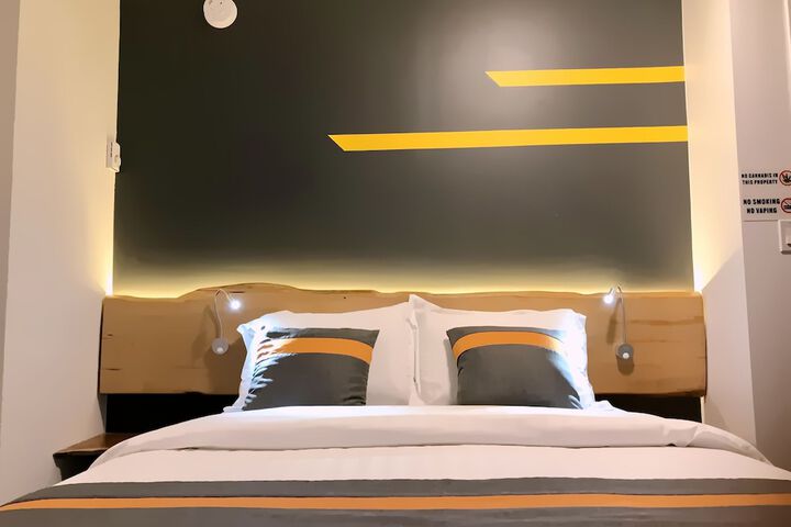 Room 27 of 68