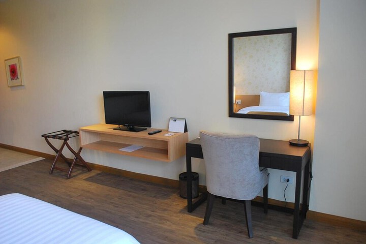 Room 6 of 40