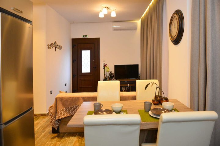 Room 7 of 28