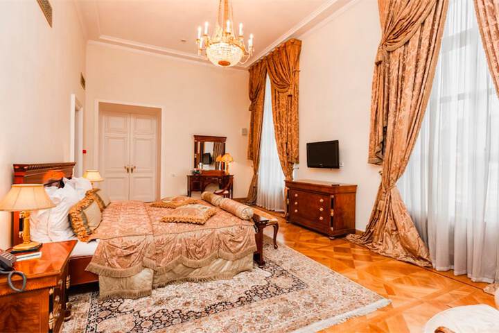 Room 21 of 61