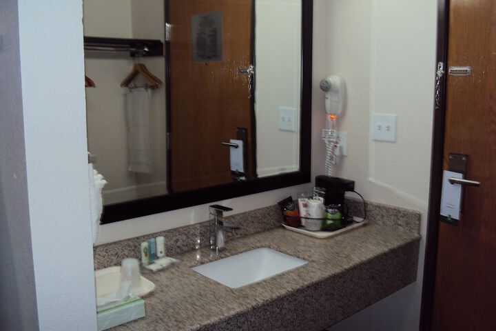 Bathroom sink