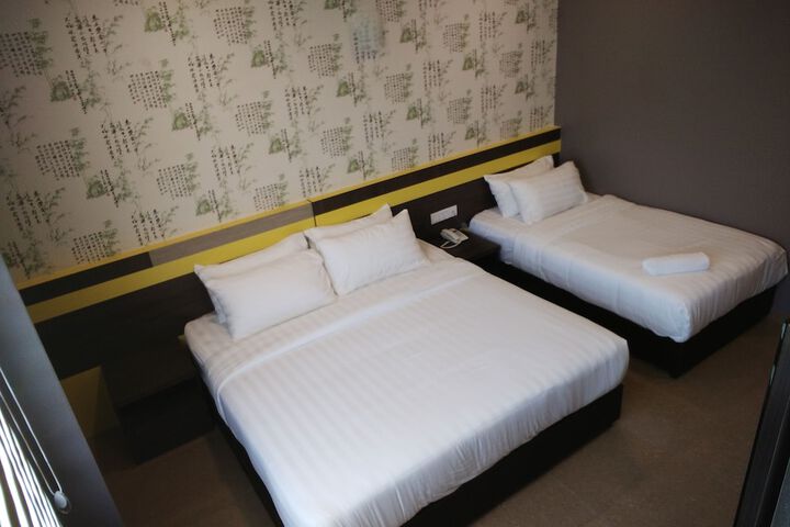 Room 15 of 34
