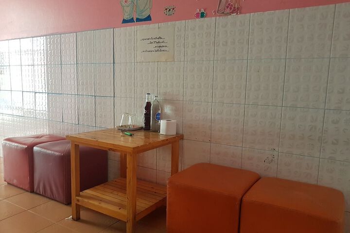 Room 10 of 16