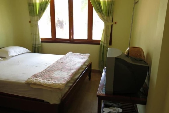 Room 10 of 29