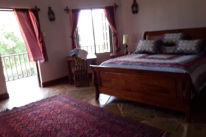 Room 2 of 28