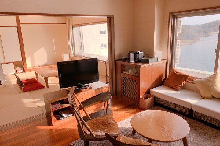 Room 27 of 85