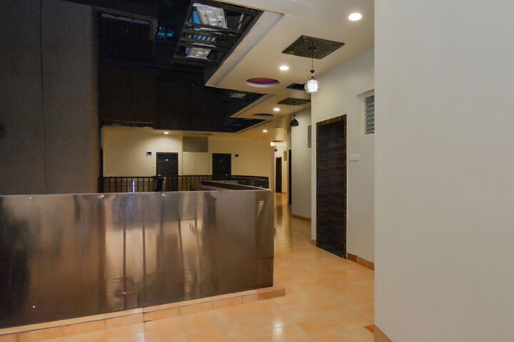 Ballroom/Hall 8 of 33