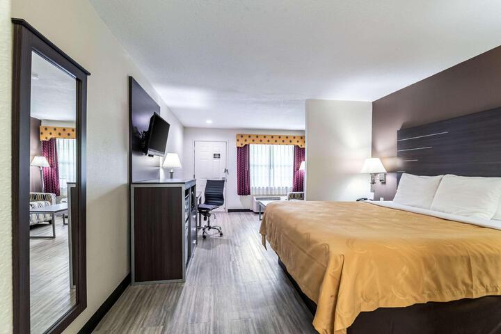1 King Bed Accessible (5 of 17)