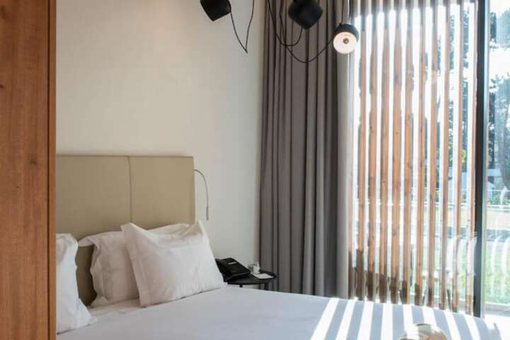 Room 17 of 64