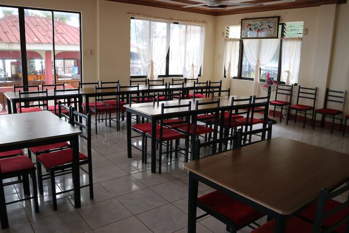 Dining 37 of 45
