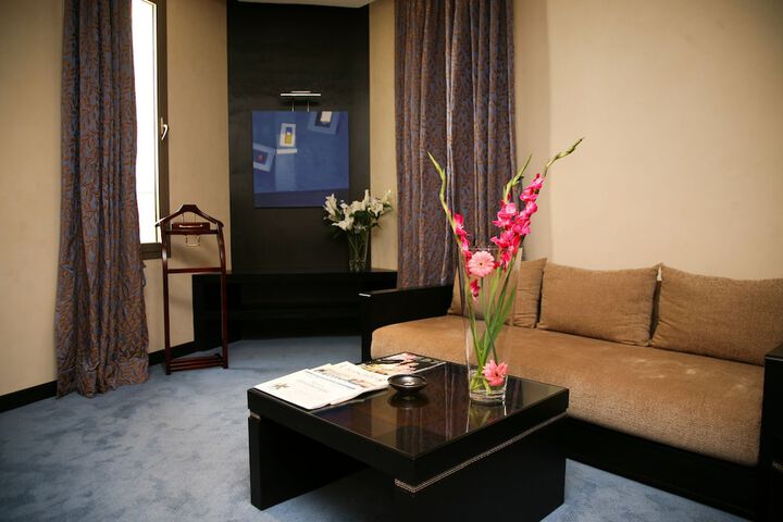 Room 10 of 97