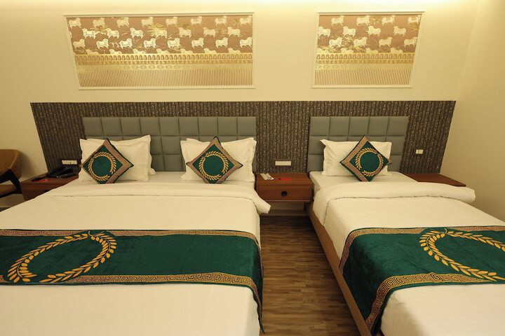 Room 28 of 62