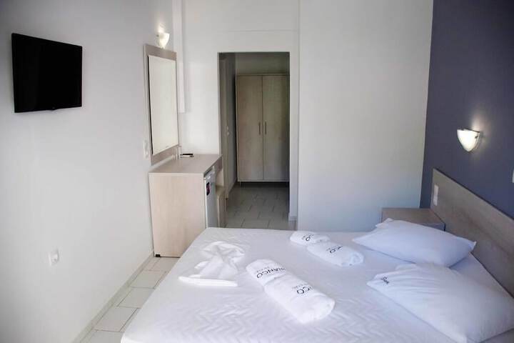 Room 9 of 15