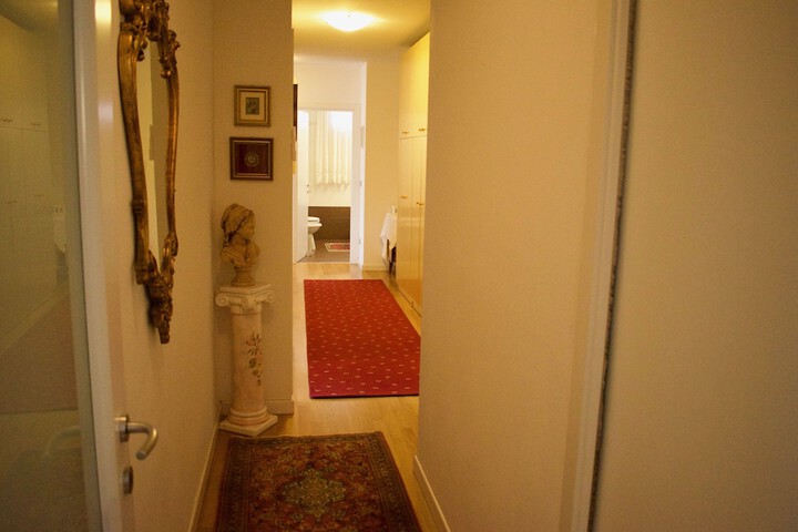 Ballroom/Hall 32 of 43