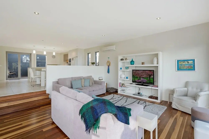 Room 2 of 16