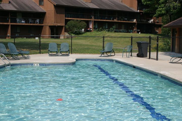 Hotel Pool