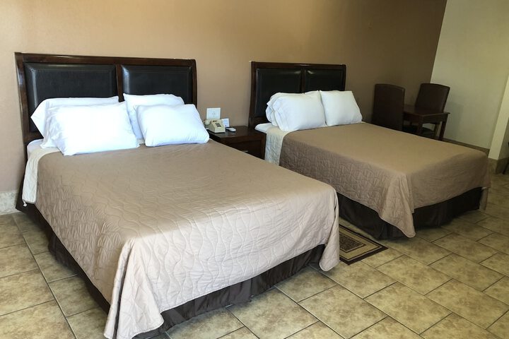 Superior Queen Bed (6 of 14)